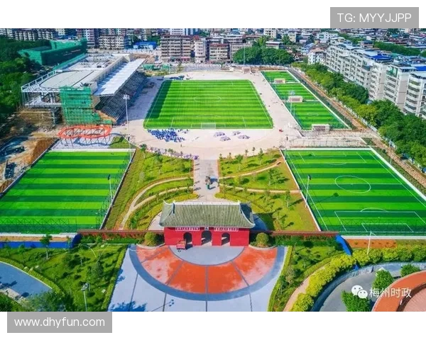 围绕十字形足球俱乐部名称展开的文化与竞技影响深度解析全景探秘 围绕十字形足球俱乐部名称展开的文化与竞技影响深度解析全景探秘